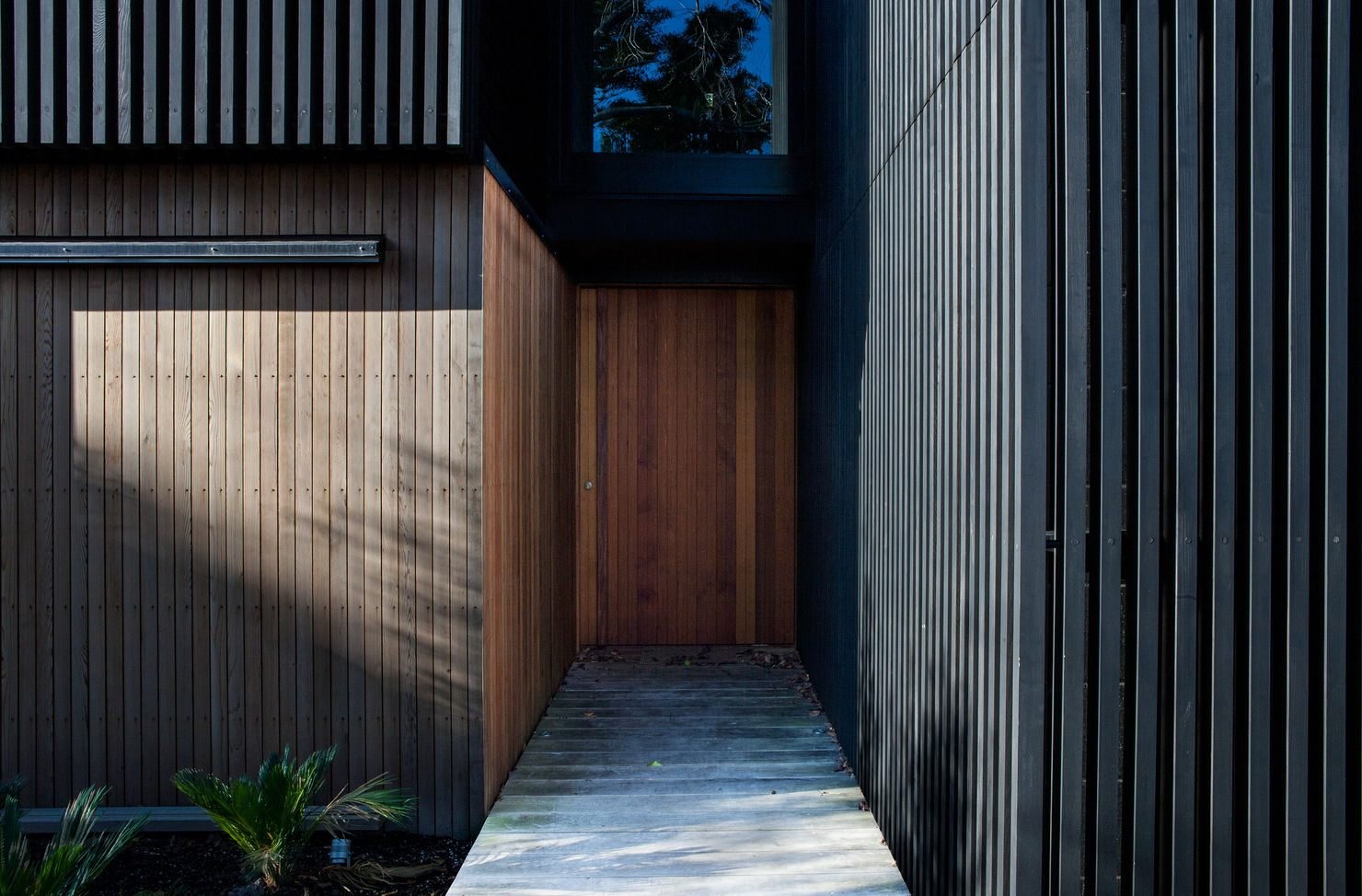 Products Double pivot entrance door