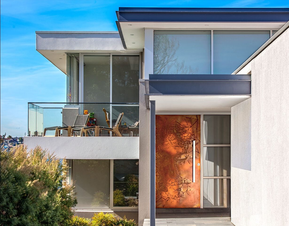 Villa facade aluminum pivot door