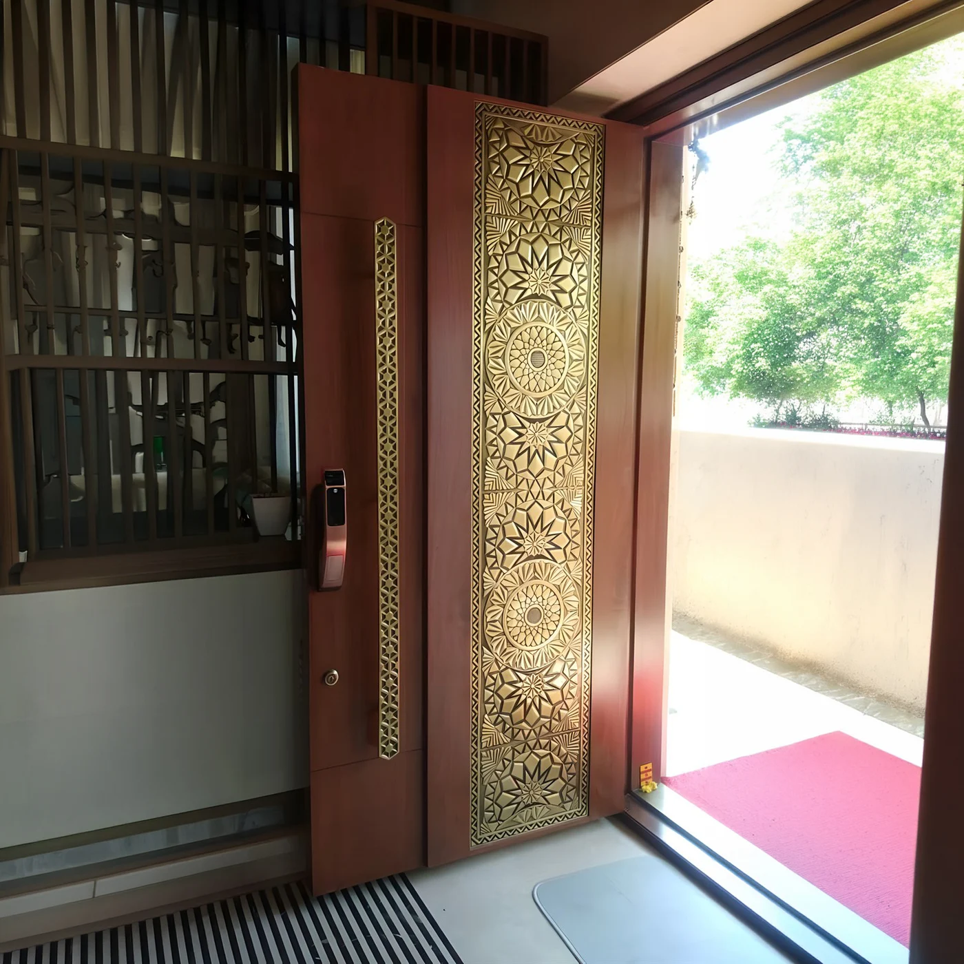 Patterned pivot door design reference 0033 from the AsvntDoor design library