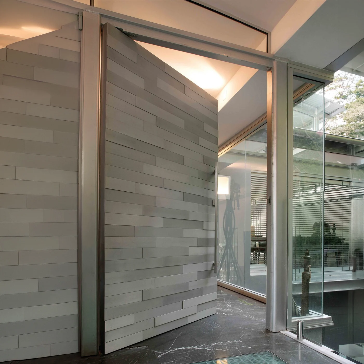 Solid-colour pivot door design reference 0053 from the AsvntDoor design library